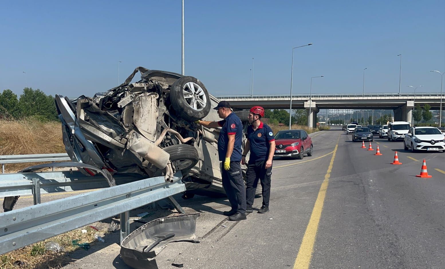 Kaza yapan cipteki yakıt sızıntısına sakızlı müdahale-1