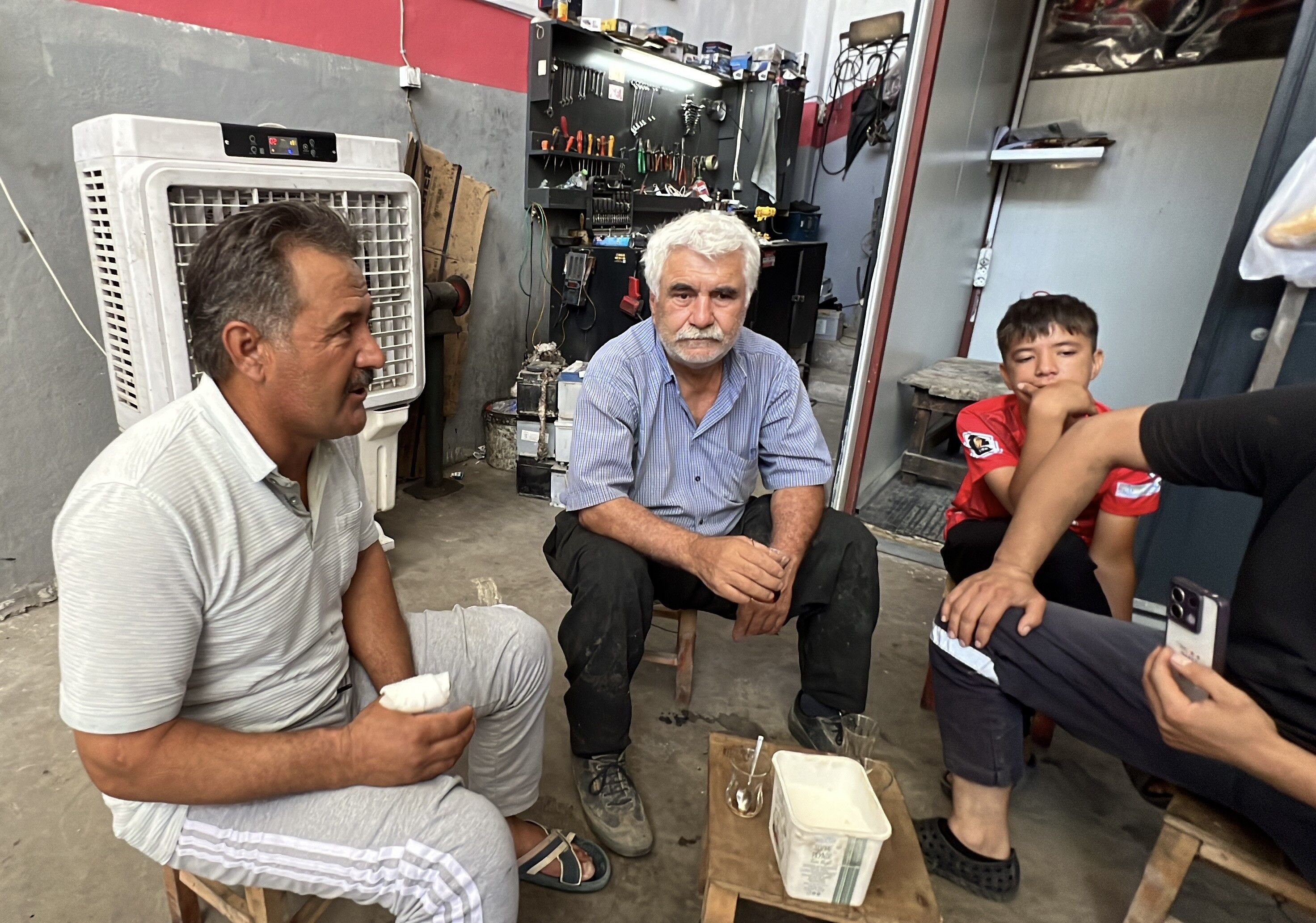 Kahramanmaraş Sanayi Sitesi'nde Bu Türküyü Duyan Herkes İşini Bıraktı (2)