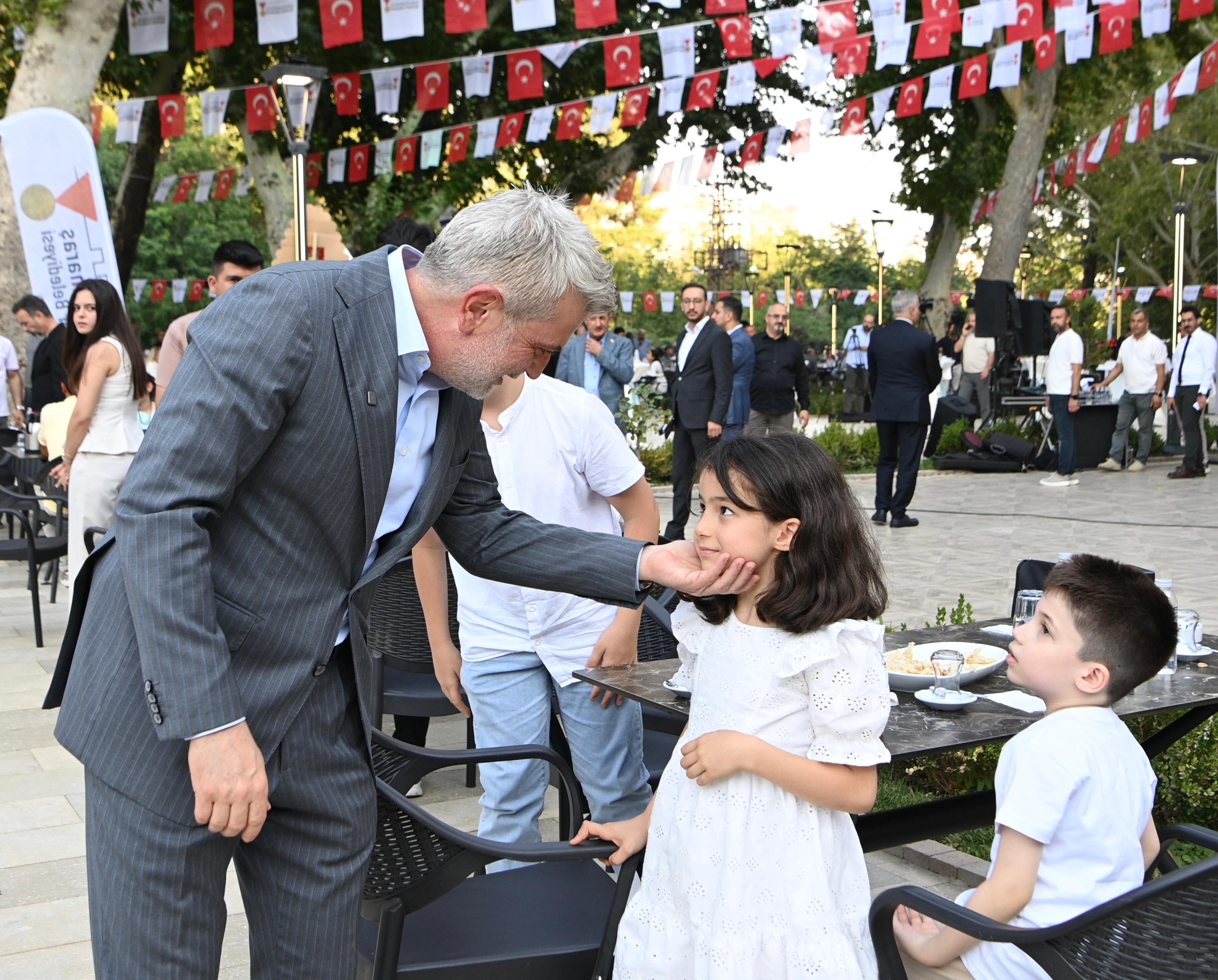 Kahramanmaraş'ın Efsane Mekânı Çınaraltı Yeniden Kapılarını Açtı (8)