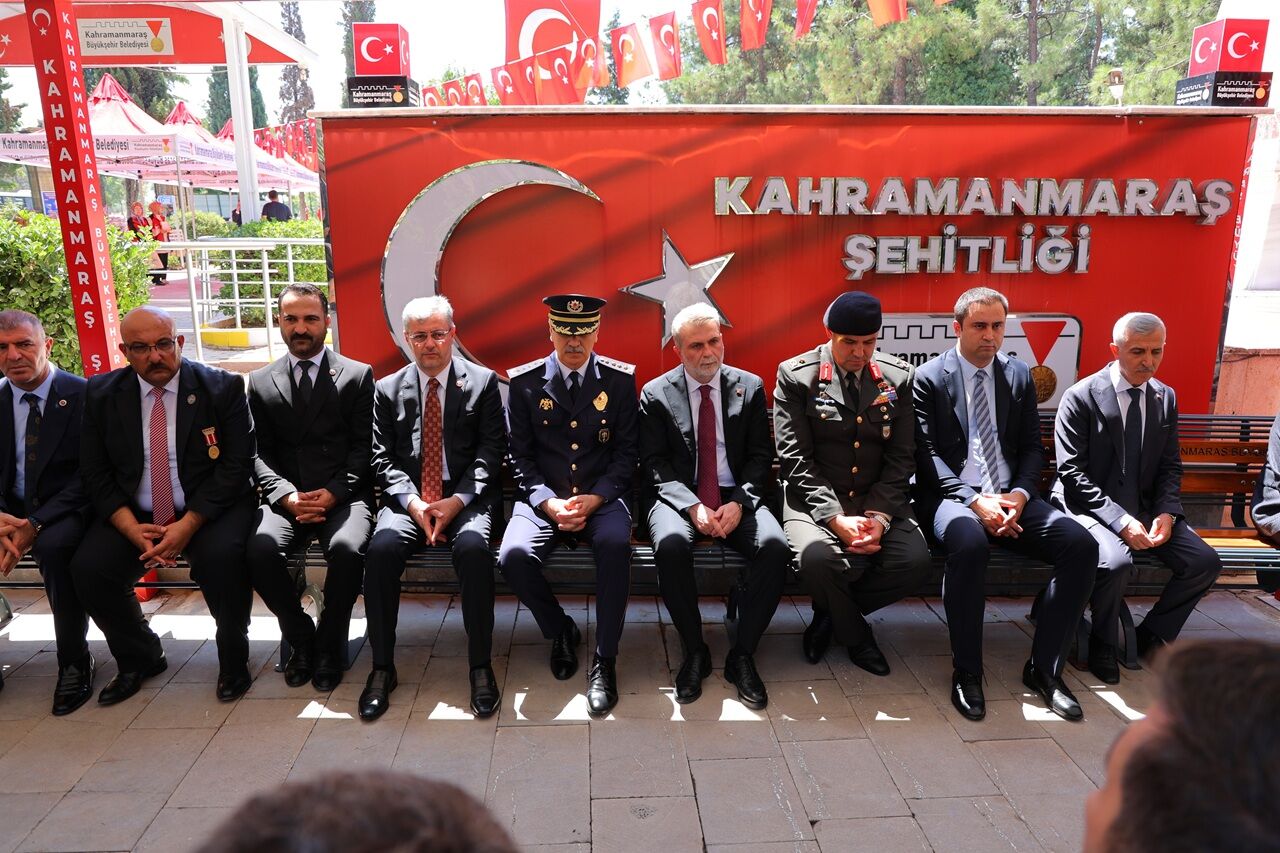 Kahramanmaraş'ta 15 Temmuz Anma Programı Şehitlik Ziyaretiyle Başladı (4)