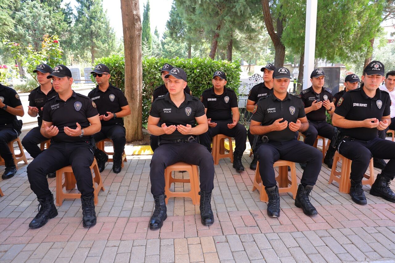 Kahramanmaraş'ta 15 Temmuz Anma Programı Şehitlik Ziyaretiyle Başladı (5)