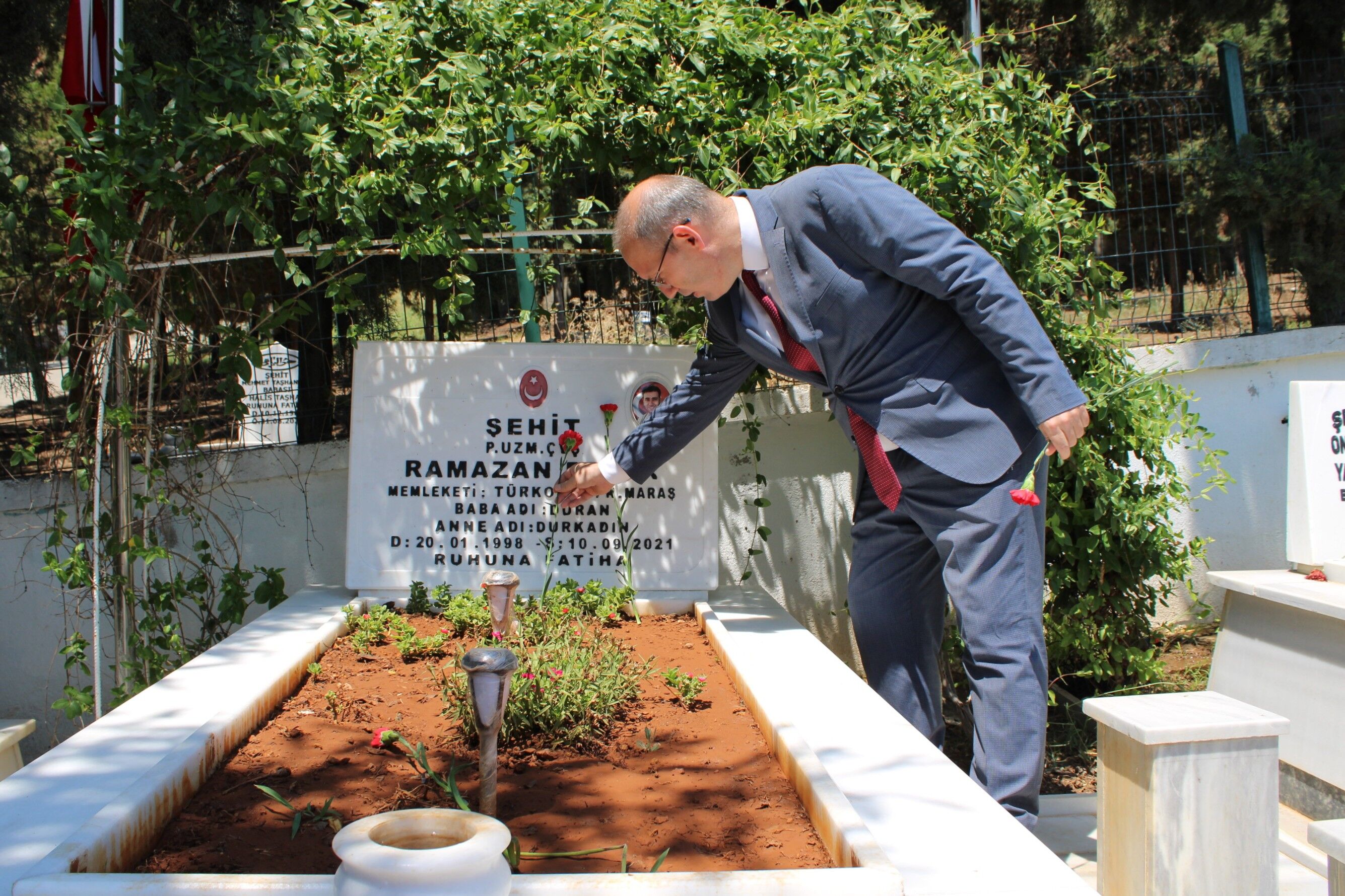 Kahramanmaraş'ta 15 Temmuz Şehidi Niyazi Ergüven Kabri Başında Anıldı (3)