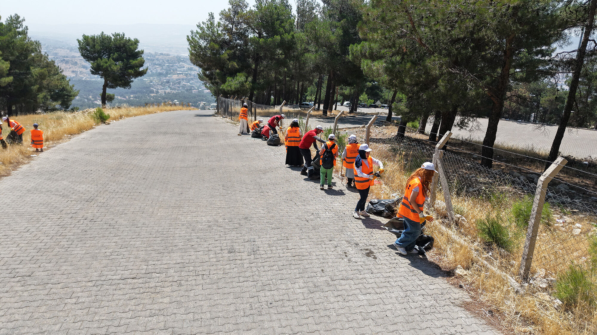 Kahramanmaraş'ta Doğa İçin Seferberlik! Vatandaşlar Atıkları Tek Tek Topladı (5)