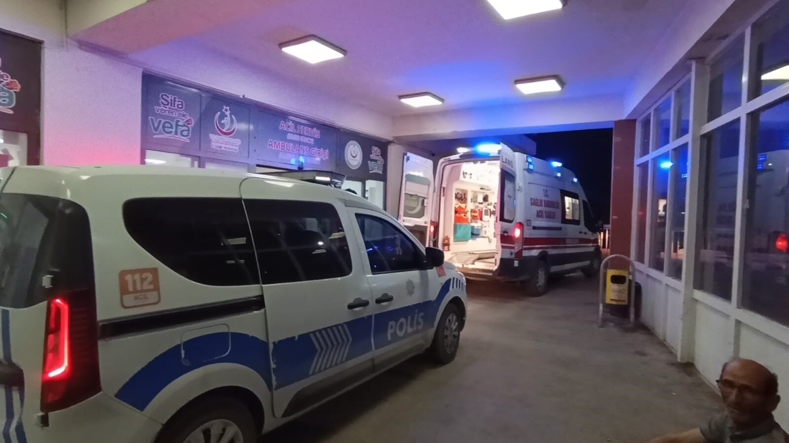 Kahramanmaraş'ta Eve Gelen 4 Kişi Gence Bıçakla Saldırdı! Durumu Ağır (1)