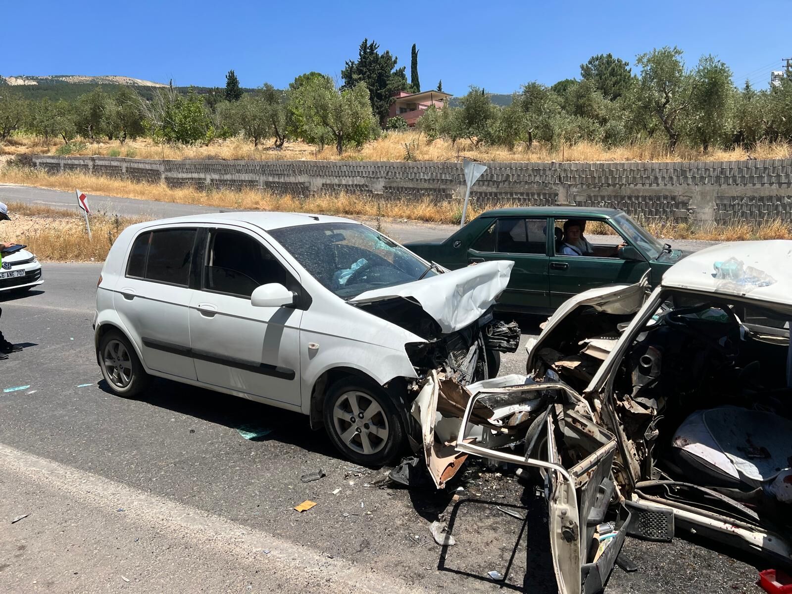 Kahramanmaraş’ta İki Otomobil Kafa Kafaya Çarpıştı, 2 Yaralı (3)