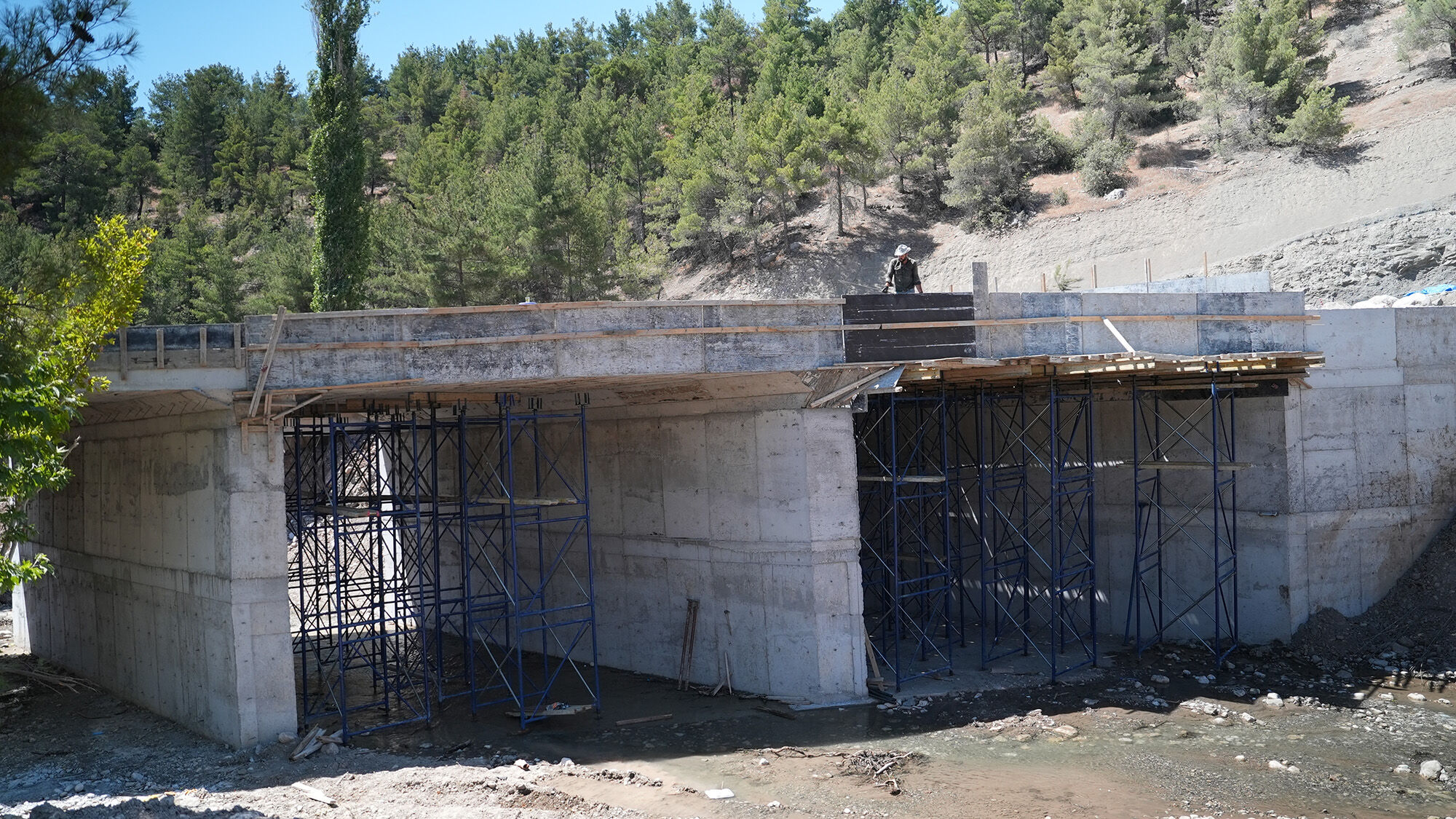 Kahramanmaraş'ta Kırsal Ulaşımı Değiştirecek Proje! Yeni Köprü Yükseliyor (2)