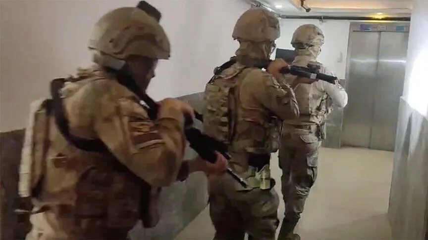 Kahramanmaraş'ta kaçakçılık operasyonunda binlerce makaron ve kaçak ürün ele geçirildi