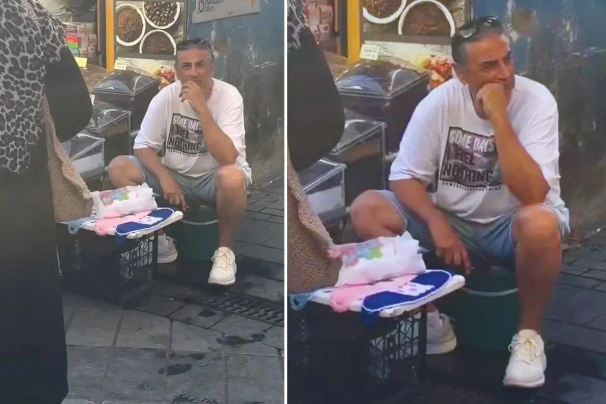 Kahramanmaraş'ta Sahne Alacak Ünlü Sanatçı Banyo Lifi Satarken Görüntülendi