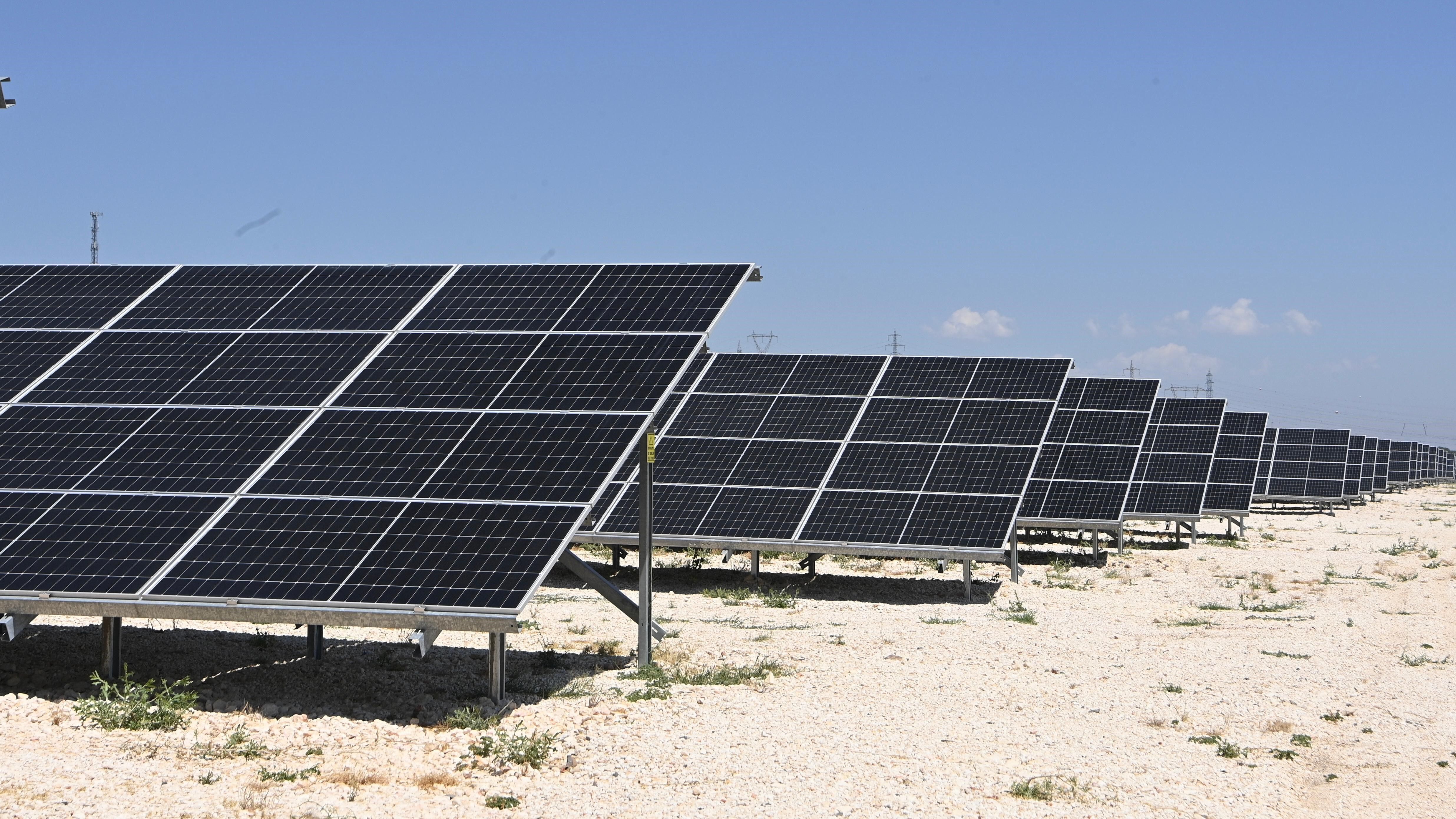 Kahramanmaraş'ta Şehrin En Büyük Güneş Enerji Santrali Hizmete Girdi (9)