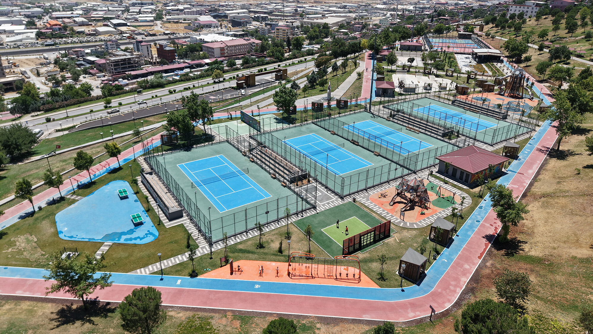 Kahramanmaraş'ta Tenis Kortlarında Çevrimiçi Rezervasyon Sistemi Başladı