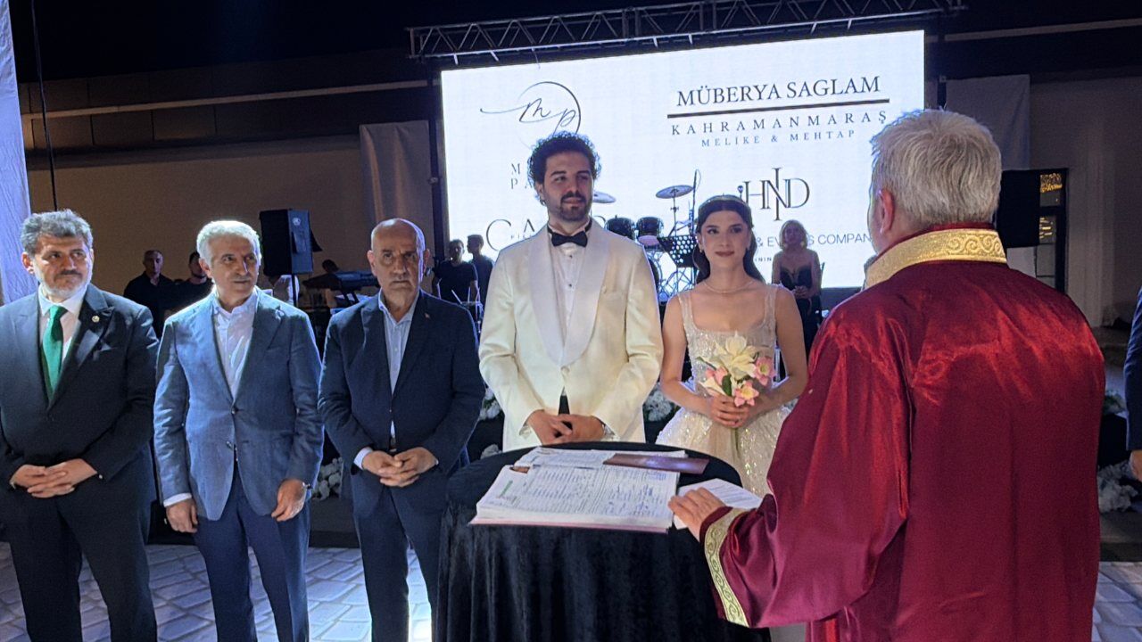 Kahramanmaraş'ta Yılın Düğünü! Kalın Ve Kır Ailelerinin Mutlu Günü (1)