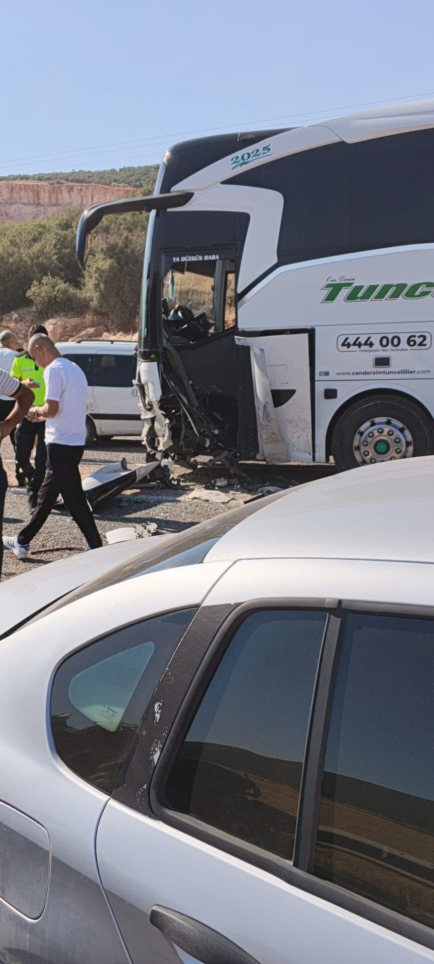 Kahramanmaraş'ta Yolcu Otobüsü Ile Otomobil Çarpıştı 2'Si Ağır, 4 Yaralı (3)