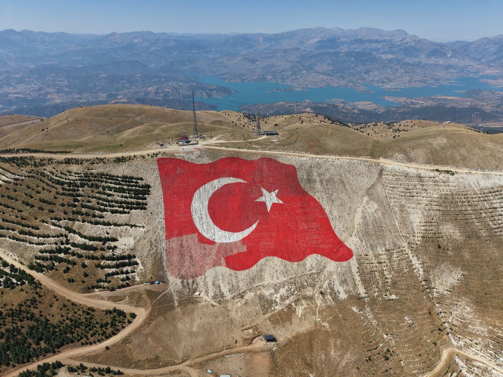 Kahramanmaraş'taki Dünyanın En Büyük Türk Bayrağı Yenilendi! (1)
