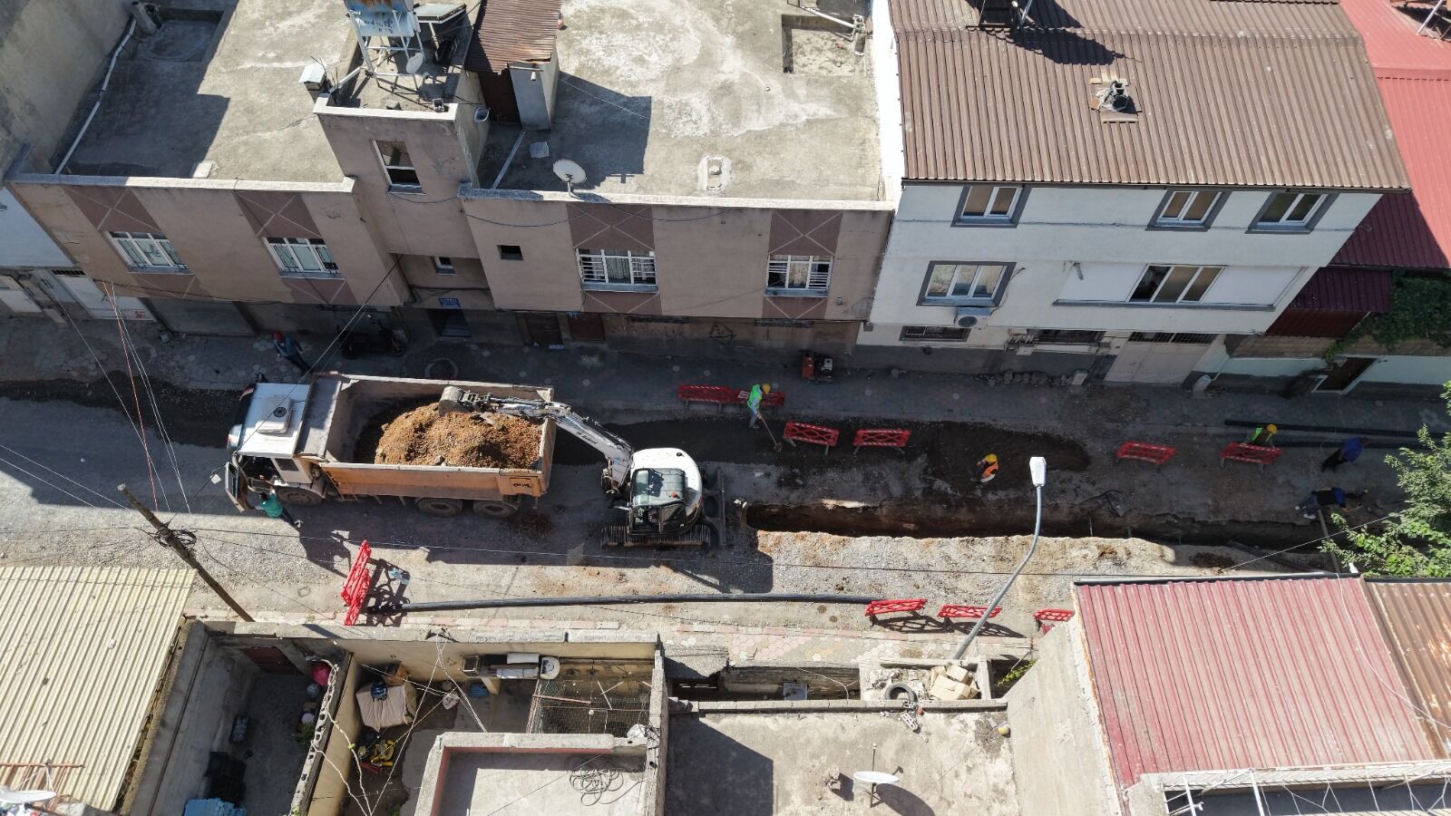 Karamanlı Mahallesi'nde Altyapı Yenileniyor! (2)