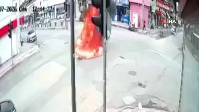 Krize Giren Adam Sokak Ortasında Benzinle Kendini Yaktı (1)
