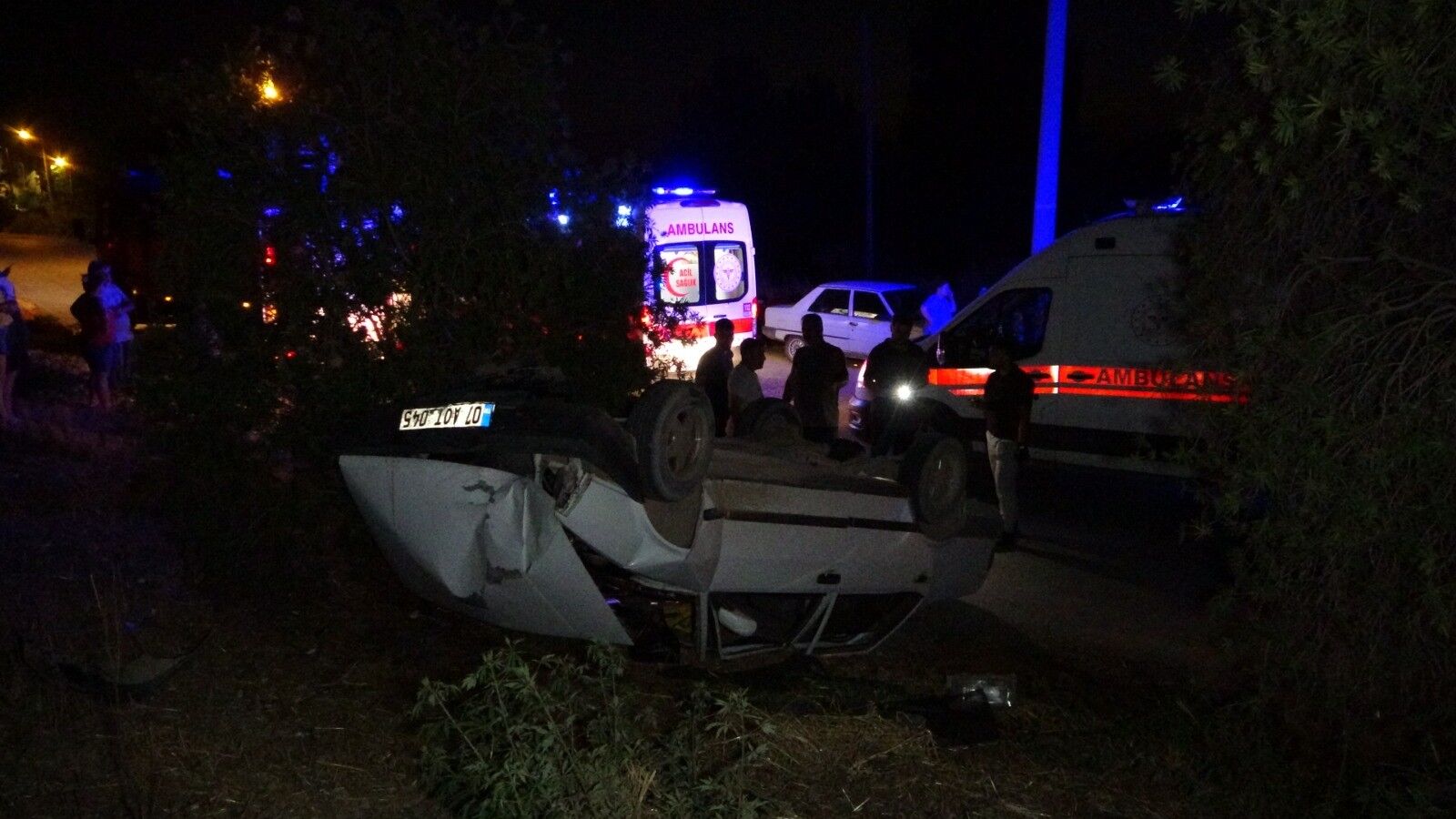 Manavgat'ta Feci Kaza Yaralılar Araçtan Güçlükle Çıkarıldı (3)
