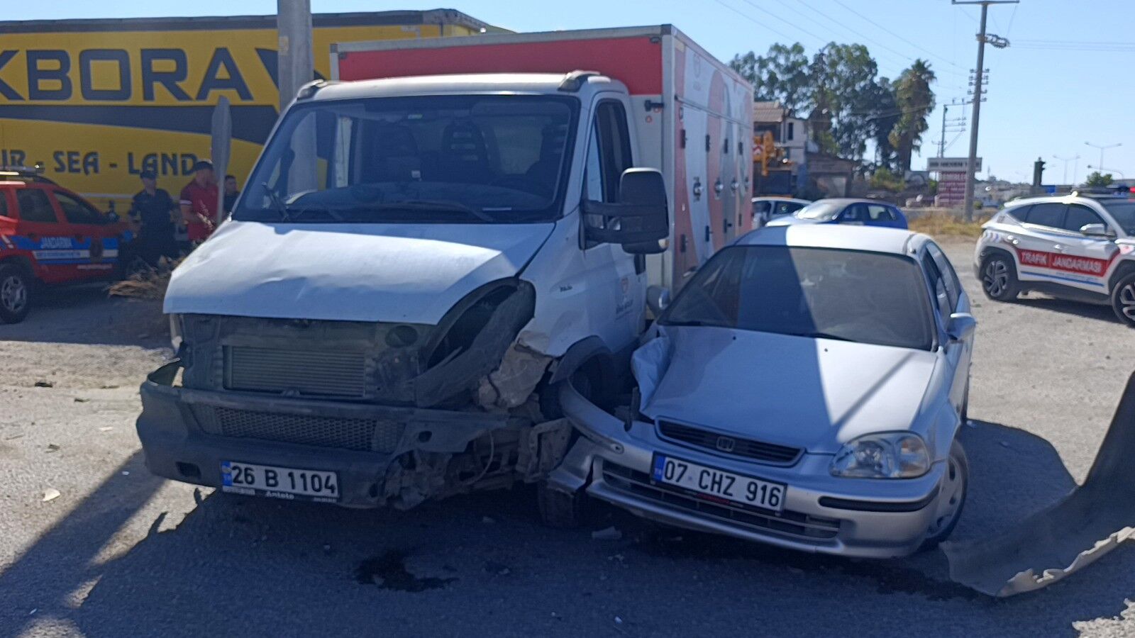 Manavgat'ta Korkutan Kaza Anne Ve Küçük Oğlu Yaralandı (1)-1