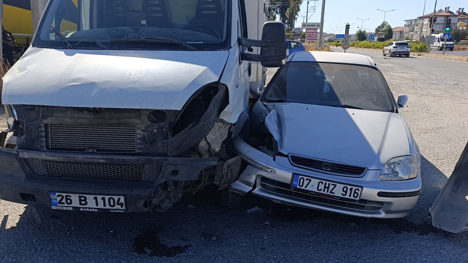 Manavgat'ta Korkutan Kaza Anne Ve Küçük Oğlu Yaralandı (2)