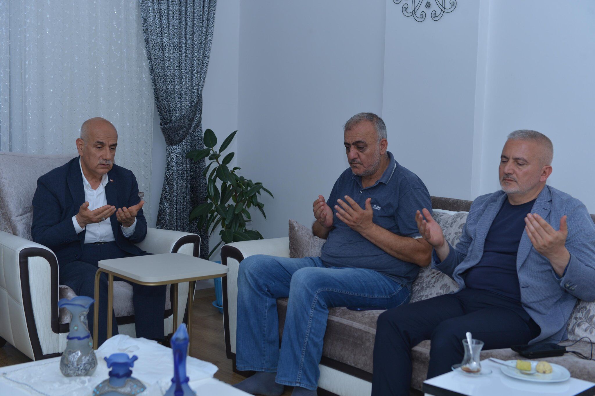 Milletvekili Vahit Kirişci’den Şehit Öğrencinin Ailesine Anlamlı Ziyaret1