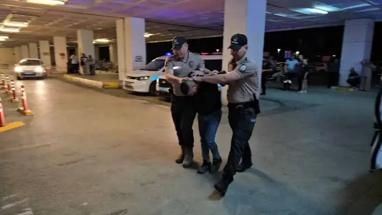 Minibüsü Durduran Polis Gördüğü Manzara Karşısında Şaşkına Döndü! (1)