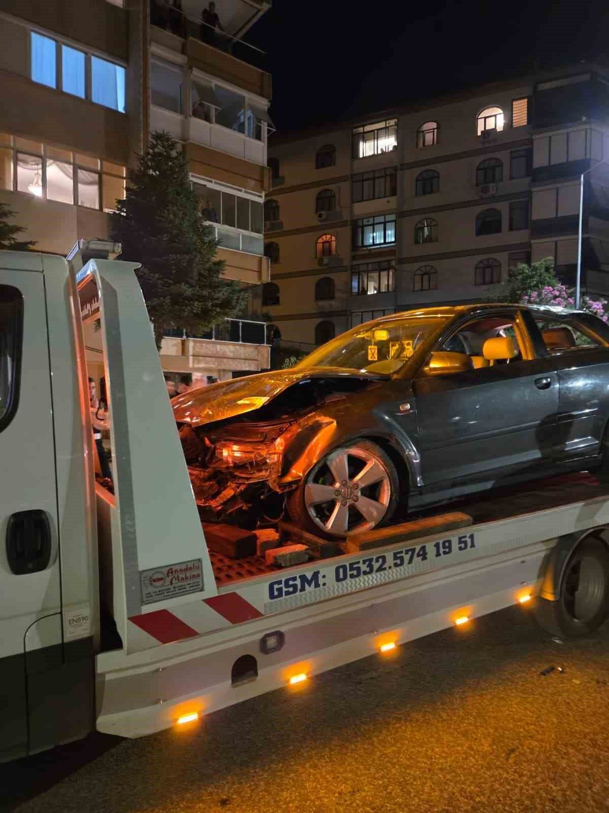 Otomobil 15 Metrelik Apartman Boşluğuna Düştü 1