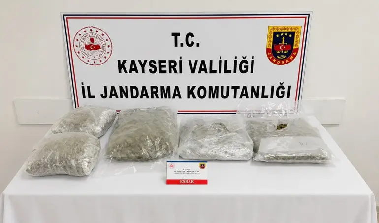 Otomobilinde 5 Kilo Esrarla Yakalanan Chp’li Meclis Üyesi Tutuklandı