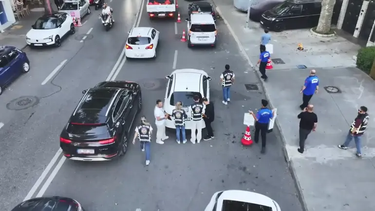 Sarıyer’de Vale Ve Değnekçilere Operasyon; 84 Bin 948 Lira Ceza Kesildi; 2 Kişi Yakalandı