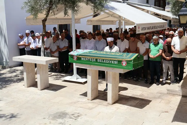 Sevgilisi Tarafından Dövülerek Öldürülen Sevil'in Tabutunu Kadınlar Taşıdı 1