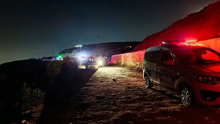 Seyir tepesinde silahlı saldırı: 1’i kadın 3 ölü