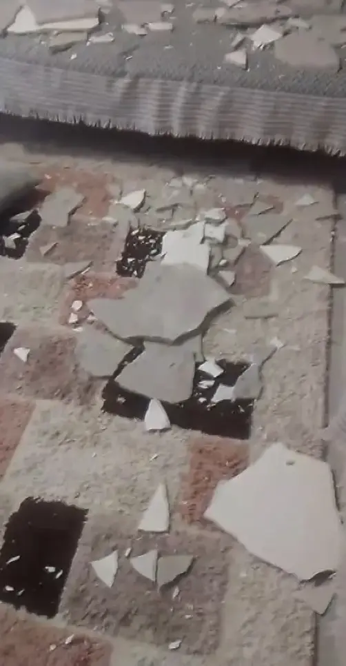 Sultangazi'de Evin Tavanı Oyun Oynayan Çocuğun Üzerine Çöktü; Iki Gün Sonra Su Bastı