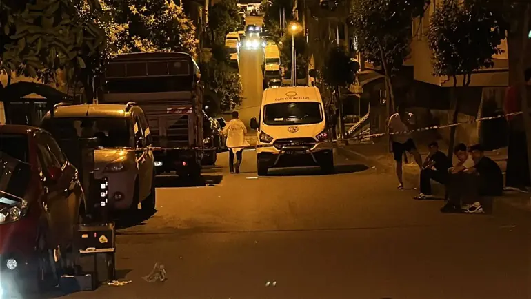 Sultangazi’de Plakasız Motosikletle Silahlı Saldırı; 1 Ölü, 1 Yaralı