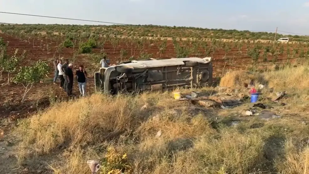 Tarım İşçilerini Taşıyan Minibüs Şarampole Devrildi 22 Yaralı (2)