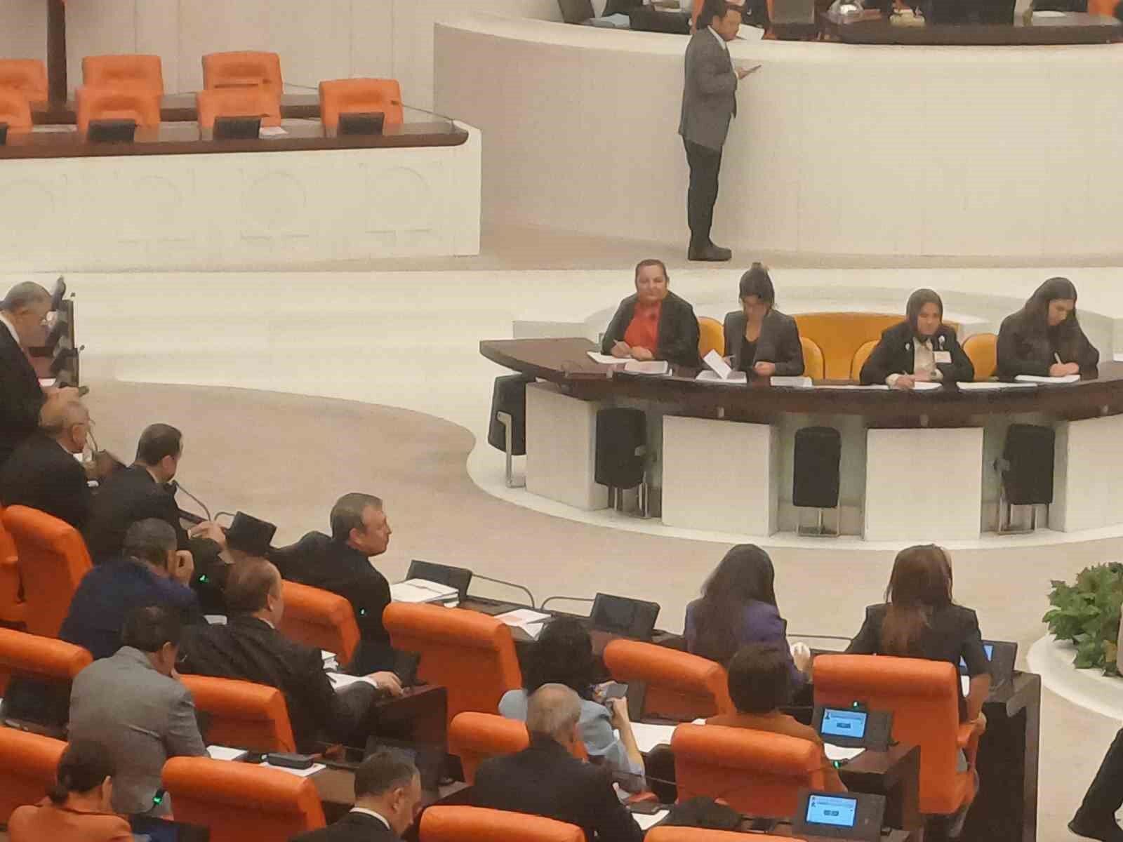Tbmm’de Oturma Düzeni Değişti