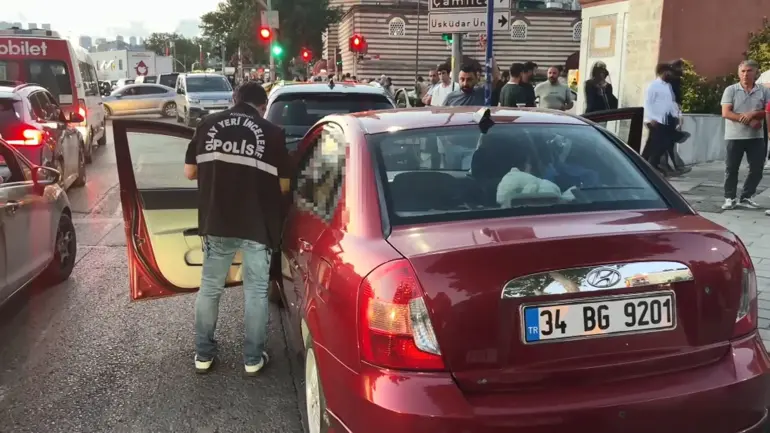 Üsküdar’da Park Halindeki Otomobilde Ölü Bulundu