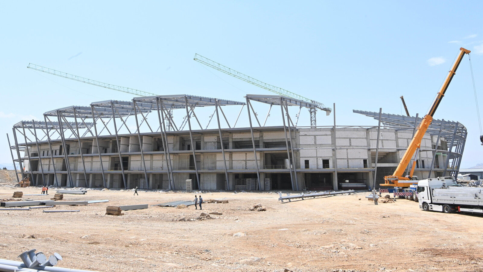 Yeni Kahramanmaraş Stadyumu Hızla Tamamlanıyor (2)-1