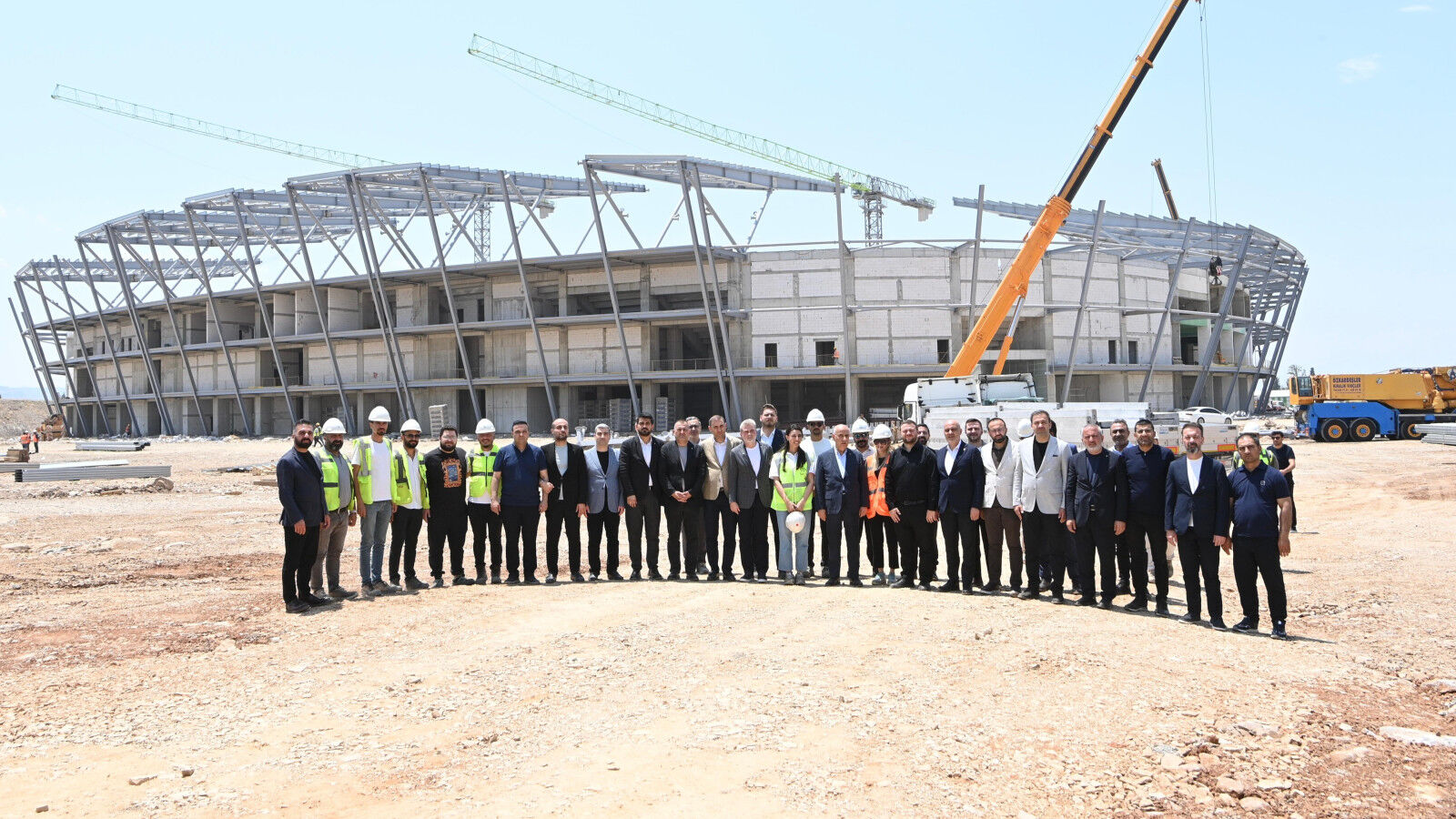 Yeni Kahramanmaraş Stadyumu Hızla Tamamlanıyor (3)-1
