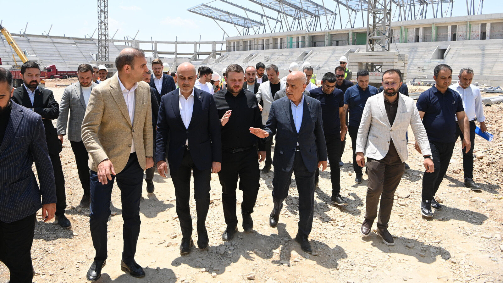 Yeni Kahramanmaraş Stadyumu Hızla Tamamlanıyor (4)