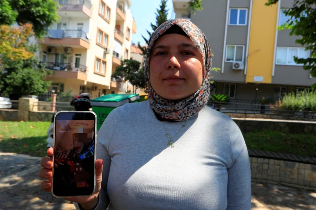 “Yürüyerek Çık” Diyen Görevli Kadın Kuryeye Saldırdı! (1)