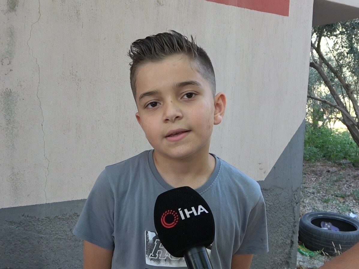 Tavukları telef olan 9 yaşındaki Erolcan'ın çiftlik hayali iki kuzuyla yeniden yeşerdi-1