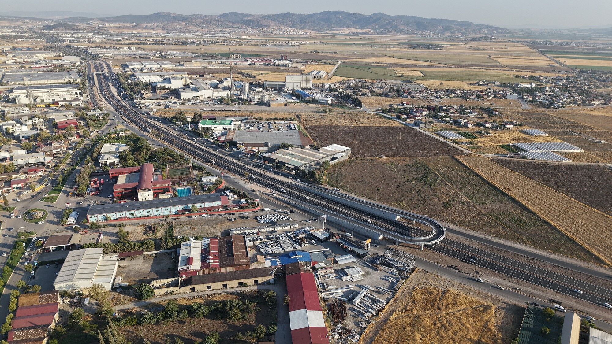 Kahramanmaraş'ta 500 milyon TL'lik Sanayi Kavşağı Projesinde ana yol açıldı