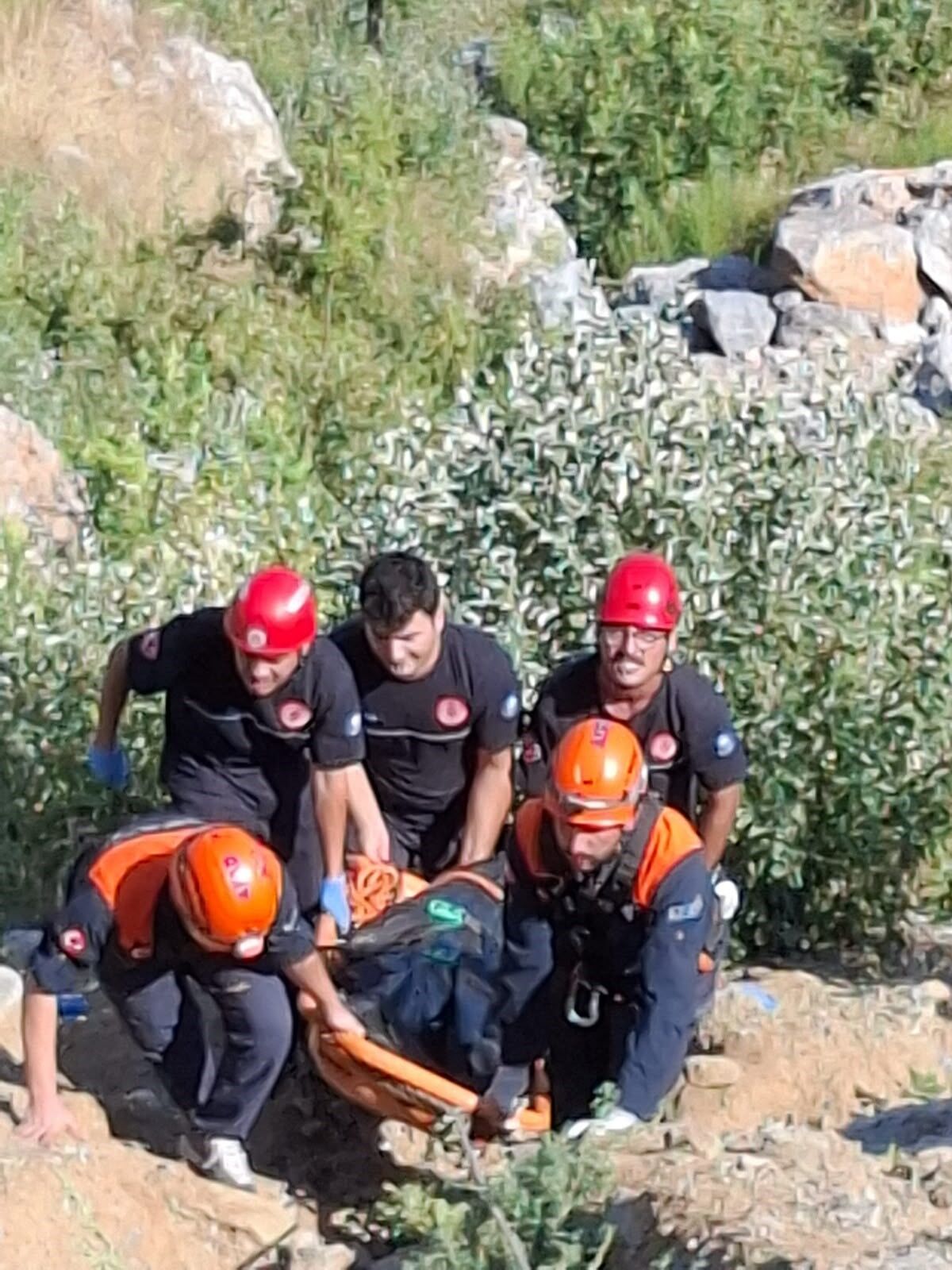 Alanya’da Motosiklet Uçuruma Yuvarlandı (2)