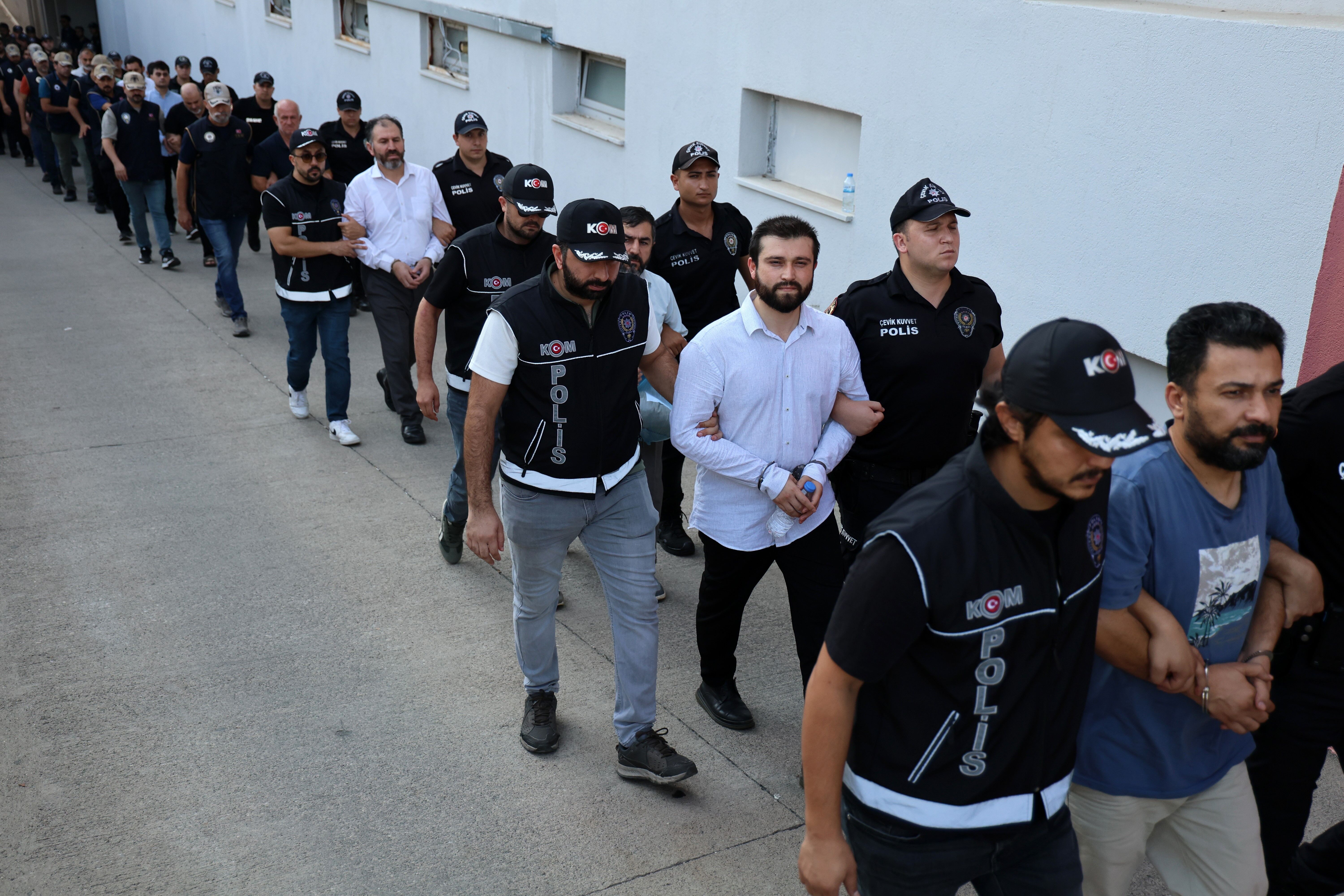 Alparslan Kuytul Soruşturmasında 56 Şüpheli Adliyede (2)
