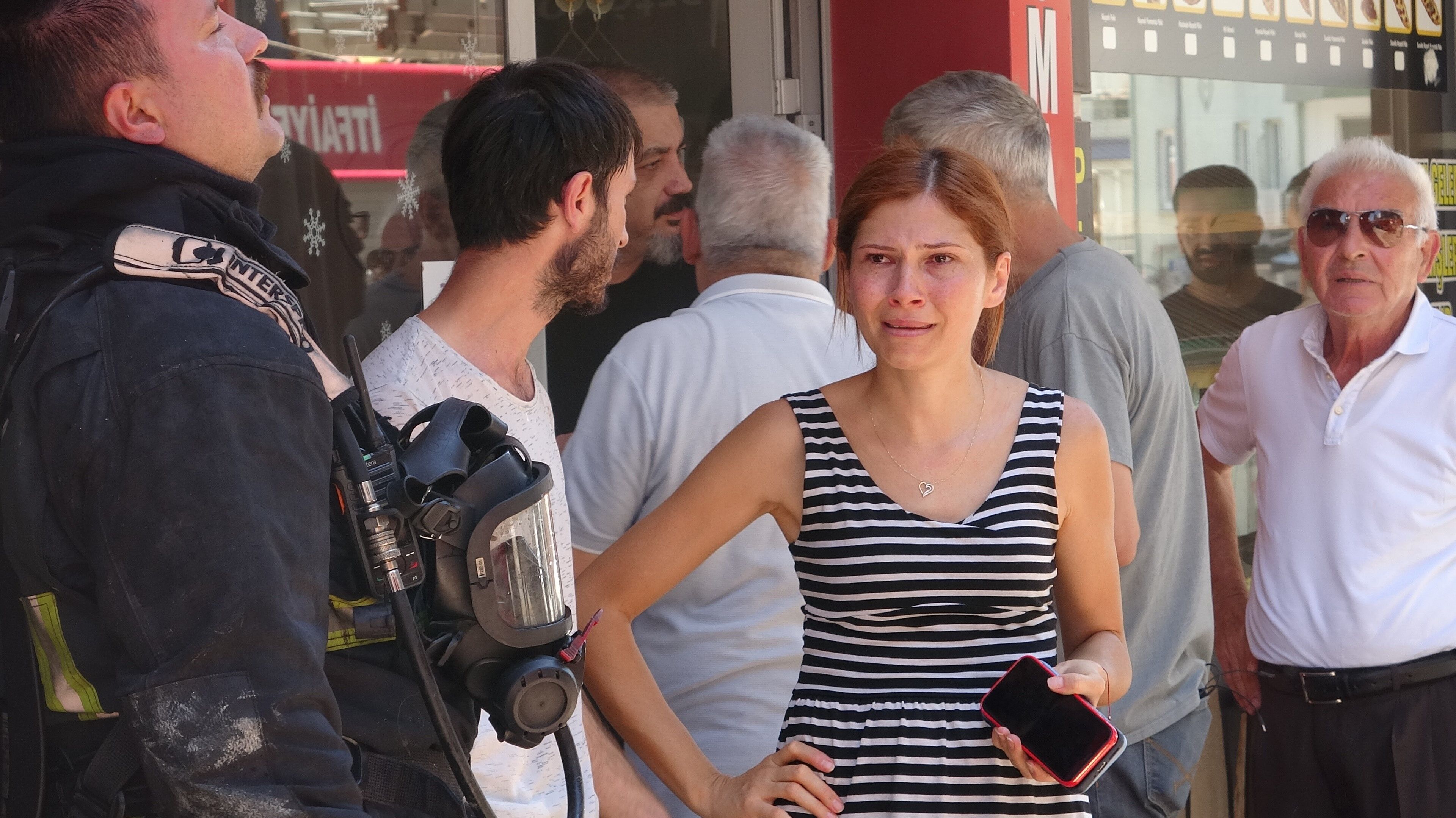 Antalya'da Babanın Yaptığı Kaynak Oğlunun Iş Yerini Küle Çevirdi! (3)