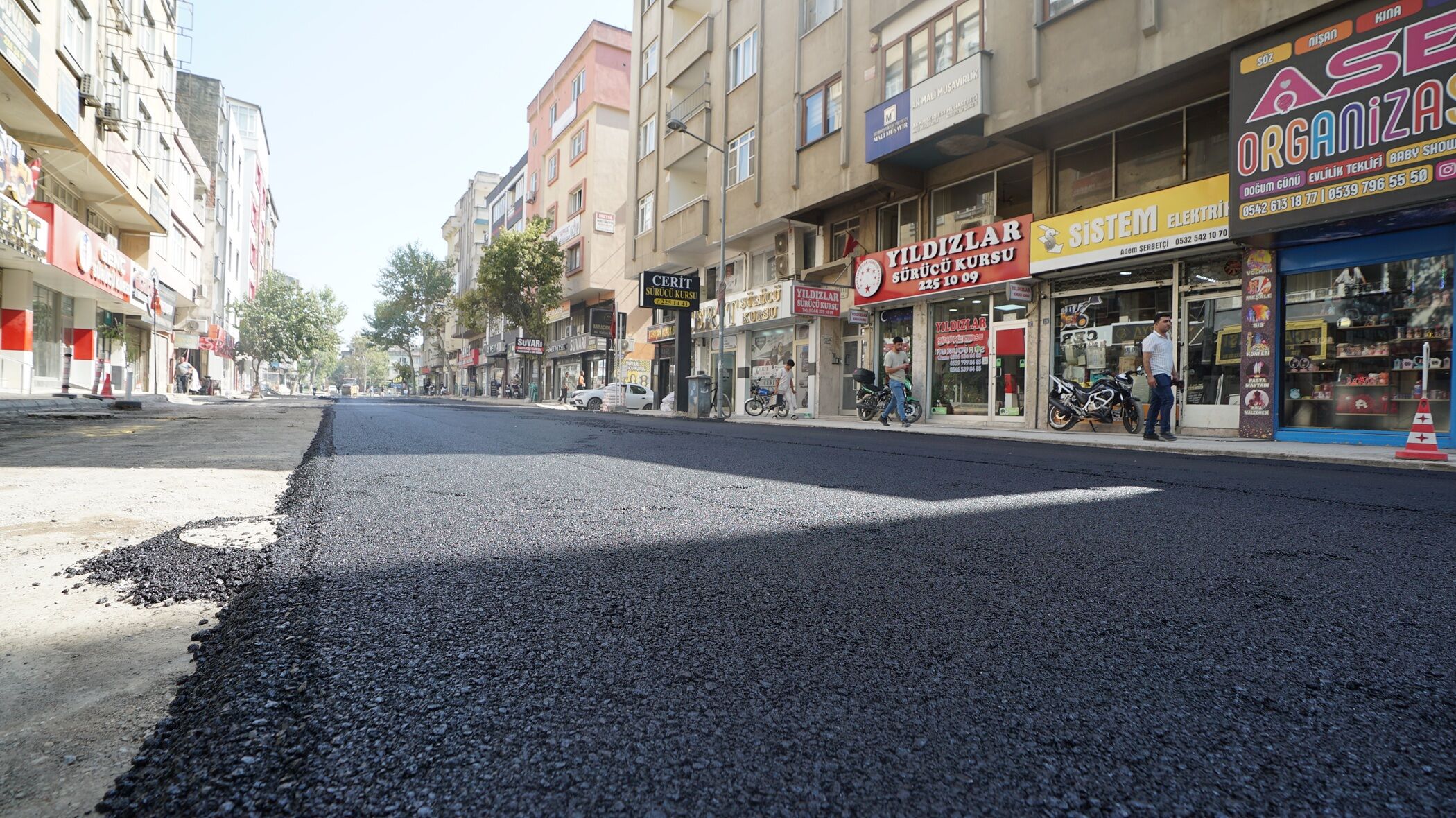 Dulkadiroğlu’nda Esnafın Yüzünü Güldüren Çalışma: O Sokak Asfaltlanıyor