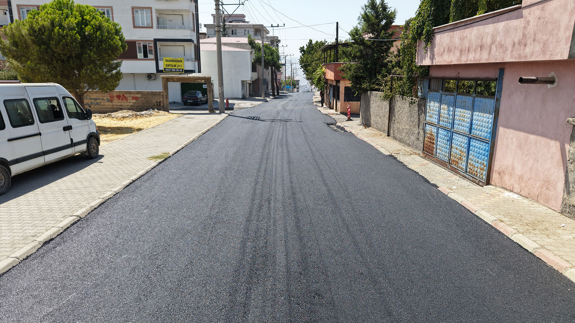 Kahramanmaraş’ta yıllardır yıpranan cadde yeniden asfaltlanıyor