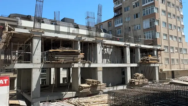 Avcılar’da Inşaattan Düşen Işçi Hayatını Kaybetti-1