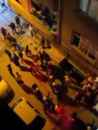 Bağcılar'da Gürültü Nedeniyle Çıkan Kavgada Komşusu Ve Damadını Silahla Vurdu