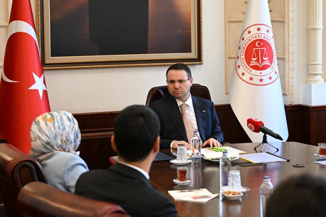 Bakan Gürlek, Muhsin Yazıcıoğlu’nun Ailesiyle Görüştü (2)