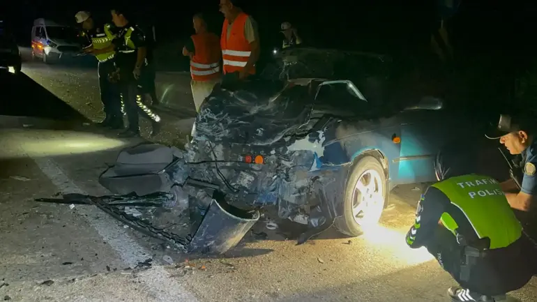 Bursa'da Iki Otomobil Kafa Kafaya Çarpıştı; Anne Ve Kızı Öldü, 2'Si Jandarma 5 Yaralı