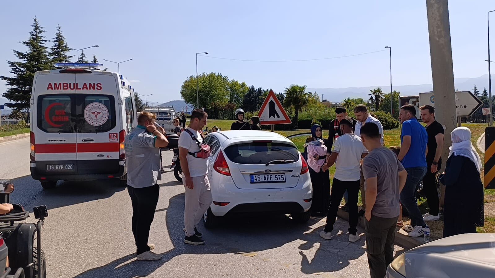 Bursa'da Kavşakta Feci Motosiklet Kazası (2)